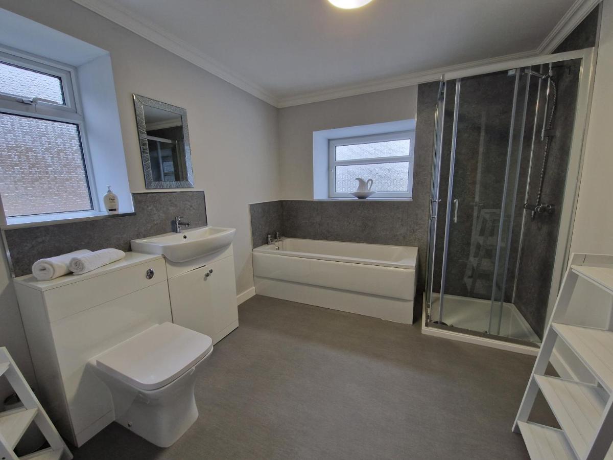 Lewis Gethin House, Newly Renovated Cottage Sleeps 9, Close To Bike Park Wales Merthyr Tydfil Exterior foto